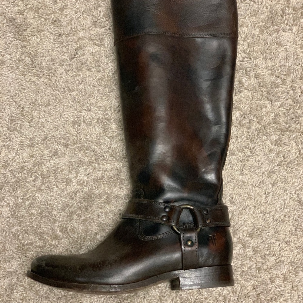 Frye Harness Boot - dk brown. Sz 6 ext calf